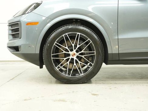 New 2026 Porsche Cayenne AWD/4WD image 40