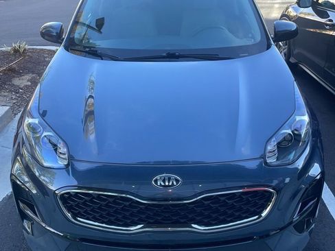 Used 2020 Kia Sportage LX image 2