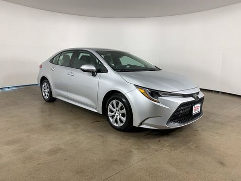 Used 2020 Toyota Corolla LE image 5