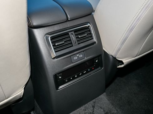 New 2026 MAZDA CX-90 Plug-In Hybrid w/ Preferred image 18