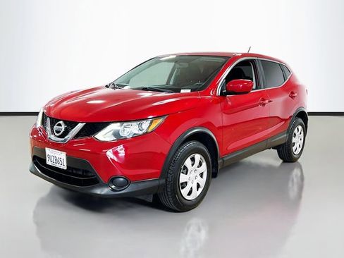 Used 2017 Nissan Rogue Sport S image 3