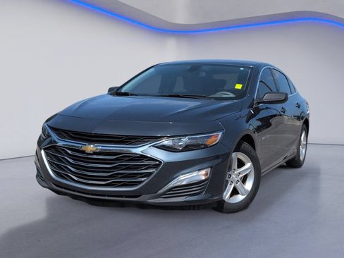 Used 2020 Chevrolet Malibu LS FWD image 2