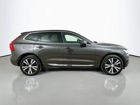 Used 2023 Volvo XC60 B5 Plus AWD/4WD image 4