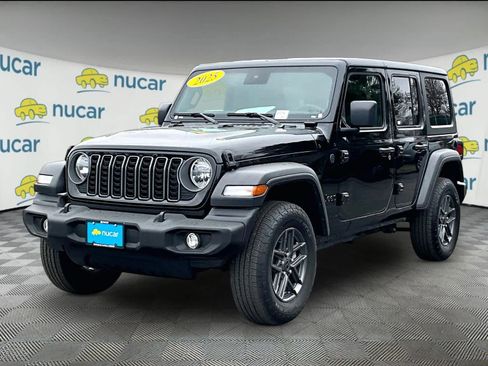 Used 2025 Jeep Wrangler Sport S image 3