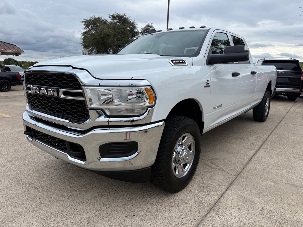 Used 2022 RAM 3500 Tradesman w/ Chrome Appearance Group AWD/4WD image 3