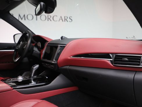 Certified 2022 Maserati Levante GT image 16