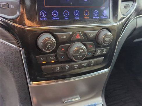 Used 2020 Jeep Grand Cherokee Limited AWD/4WD image 20