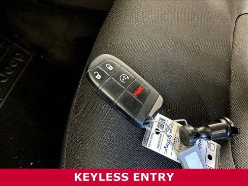 Used 2022 Jeep Renegade Latitude w/ Convenience Group AWD/4WD image 31