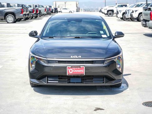 Used 2025 Kia K4 FWD image 2