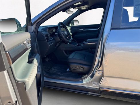 New 2026 GMC Terrain AT4 w/ Convenience Package III image 9