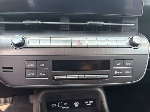 Used 2025 Hyundai Kona SEL image 17