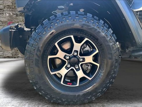 Used 2021 Jeep Wrangler Unlimited Rubicon w/ LED Lighting Group AWD/4WD image 33