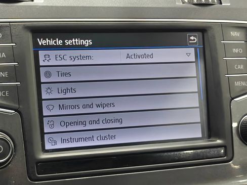 Used 2017 Volkswagen Golf Alltrack SEL AWD/4WD image 40
