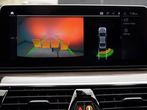 Used 2023 BMW 530i w/ Convenience Package image 31