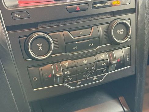 Used 2016 Ford Explorer XLT w/ Equipment Group 202A image 14