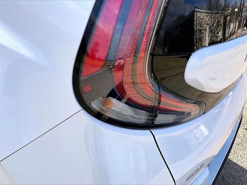 Certified 2024 Kia Soul LX w/ Option Group 015 image 30