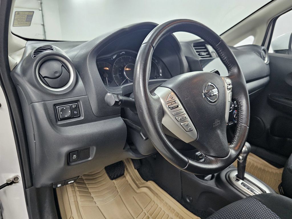 Used 2017 Nissan Versa Note SV FWD image 10
