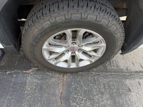 Used 2022 GMC Sierra 1500 SLT image 16