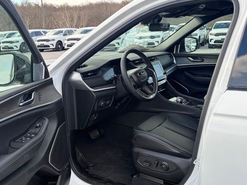 New 2026 Jeep Grand Cherokee Limited w/ Limited Altitude Package image 14