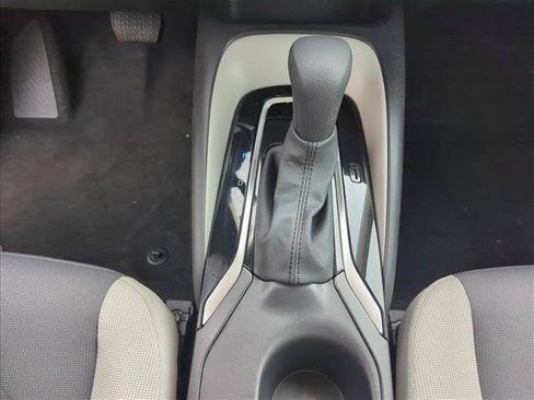 Certified 2025 Toyota Corolla LE w/ Convenience Package FWD image 17