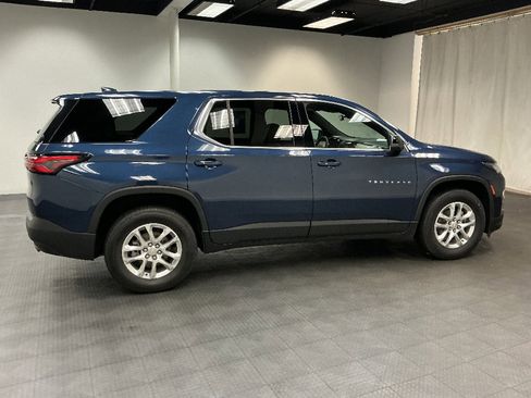 Used 2022 Chevrolet Traverse LS image 7