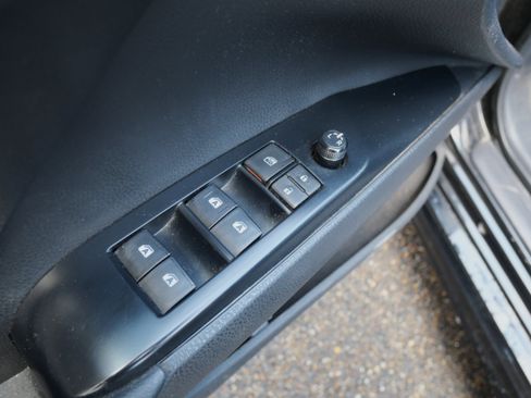 Used 2020 Toyota Camry SE image 7