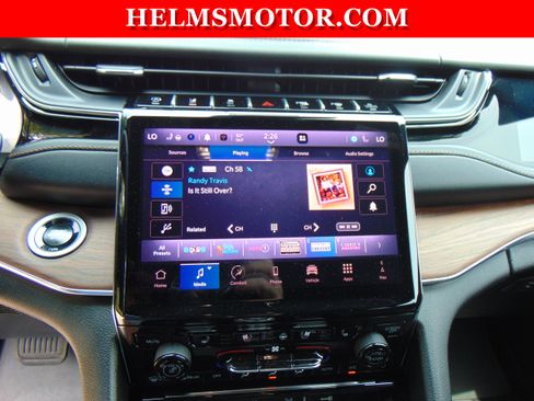 Certified 2025 Jeep Grand Cherokee Summit w/ Adv Protech Group IV AWD/4WD image 28