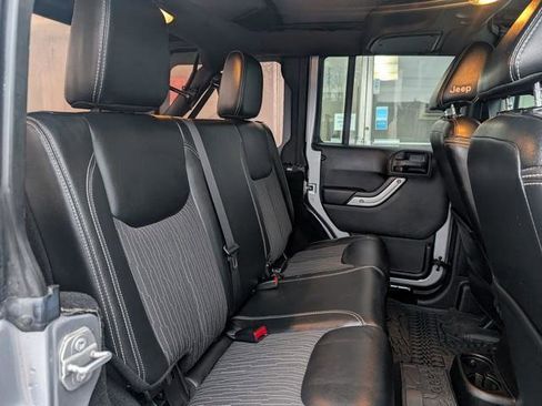 Used 2015 Jeep Wrangler Unlimited Sport image 4