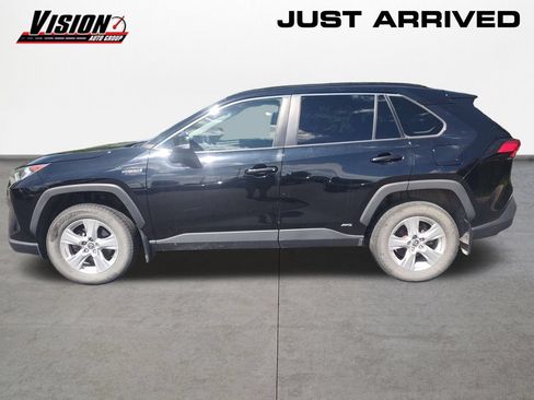Used 2020 Toyota RAV4 XLE w/ XLE Grade Weather Package AWD/4WD image 2