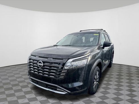 New 2026 Nissan Pathfinder SL image 9