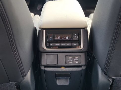 New 2026 Subaru Ascent Limited AWD/4WD image 22