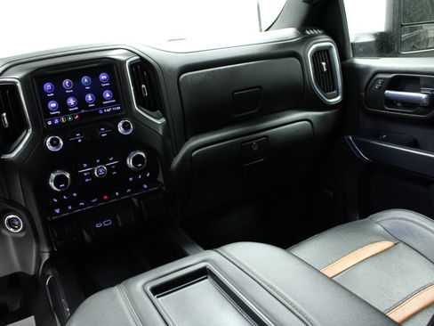 Used 2020 GMC Sierra 2500 AT4 w/ AT4 Premium Package image 19