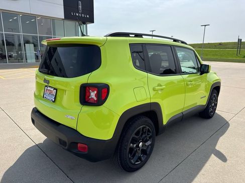 Used 2017 Jeep Renegade Latitude w/ Popular Equipment Group FWD image 28
