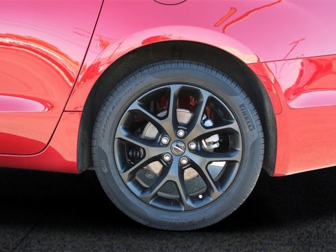 Used 2025 Chrysler Pacifica Limited image 26