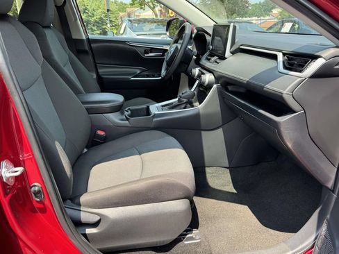 Used 2025 Toyota RAV4 XLE FWD image 14