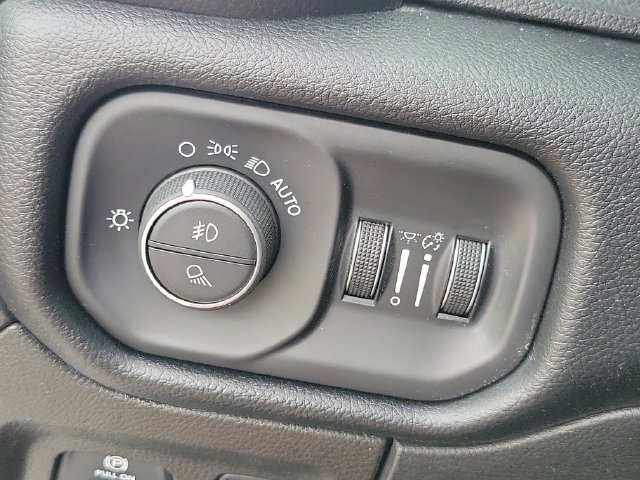 Used 2019 RAM 1500 Big Horn AWD/4WD image 9