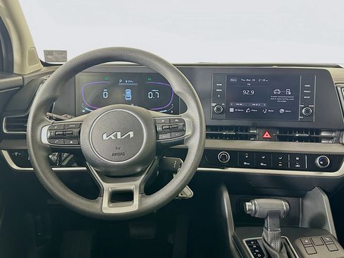 Used 2025 Kia Sportage LX image 17