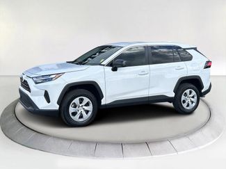 Used 2024 Toyota RAV4 LE video 1