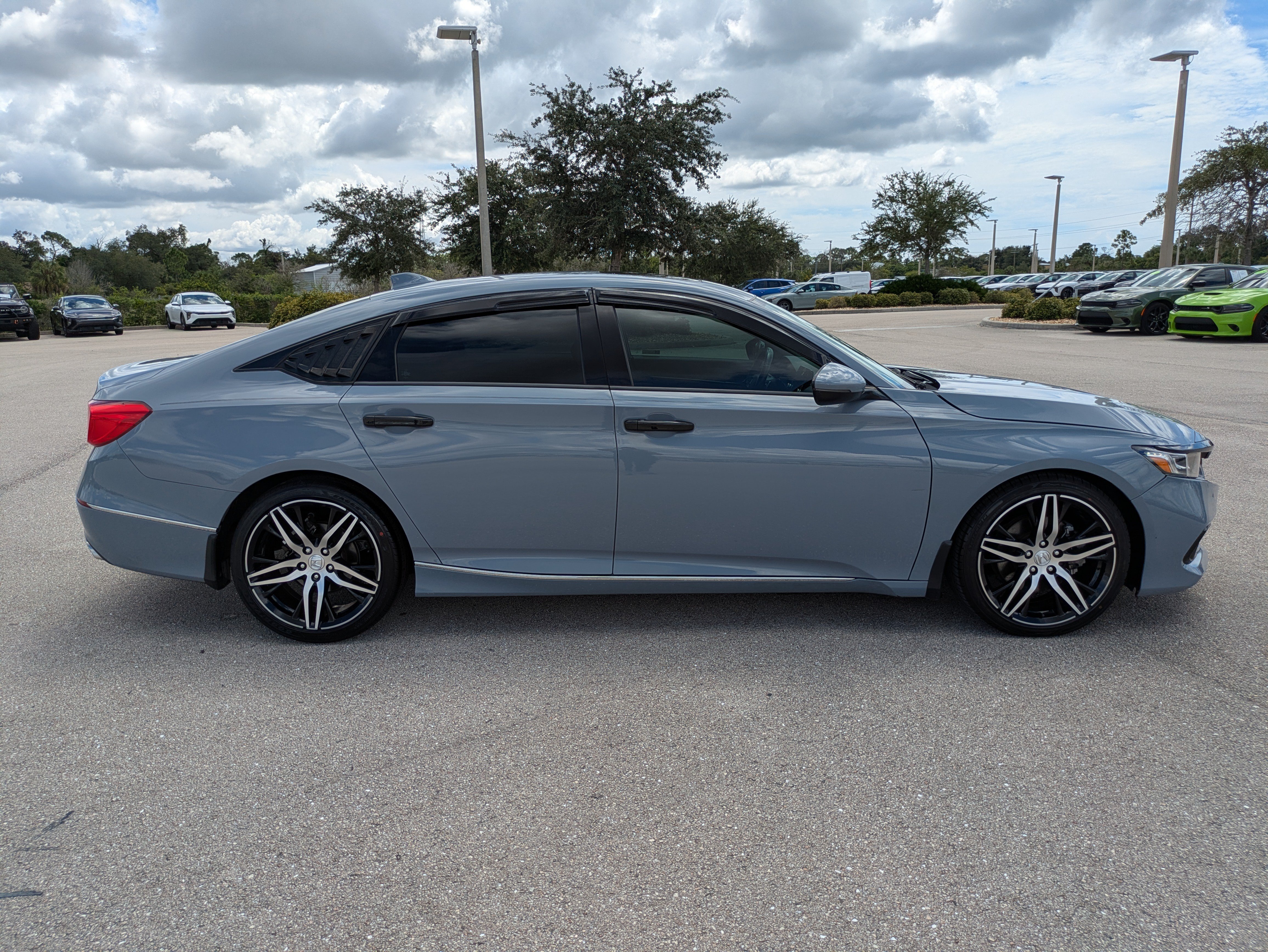 Used 2021 Honda Accord Touring image 3