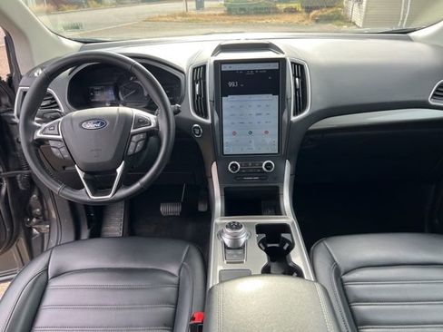 Used 2023 Ford Edge SEL image 9
