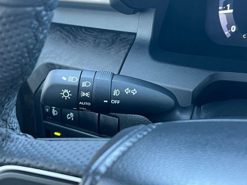 Used 2024 Toyota Tacoma Limited w/ Limited Package (LT) image 33