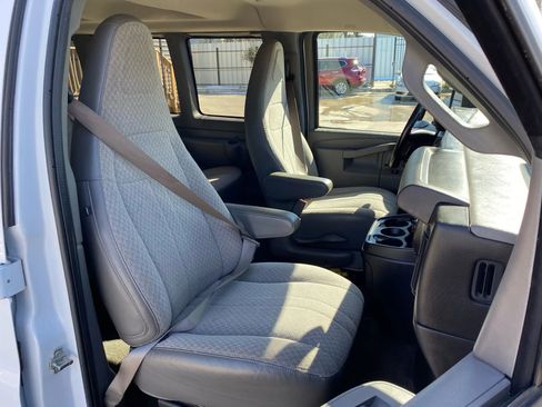 Used 2017 Chevrolet Express 2500 LS image 27
