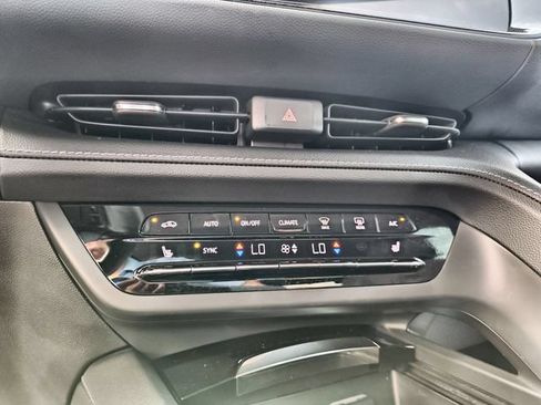 Used 2023 Buick Envision Preferred FWD image 19