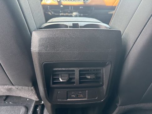 Used 2025 GMC Canyon AT4 AWD/4WD image 17