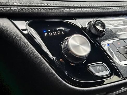 New 2027 Chrysler Pacifica Select FWD image 12