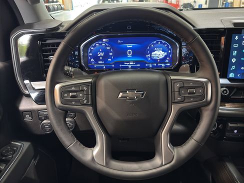 Used 2025 Chevrolet Silverado 1500 RST w/ Redline Edition AWD/4WD image 23