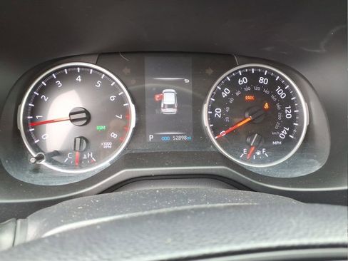 Used 2020 Toyota RAV4 XLE image 21