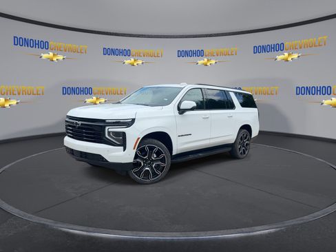 New 2026 Chevrolet Suburban RST w/ RST Capability Package AWD/4WD image 7