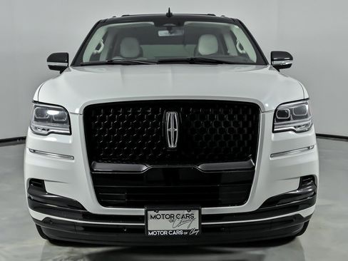 Used 2024 Lincoln Navigator Black Label AWD/4WD image 4