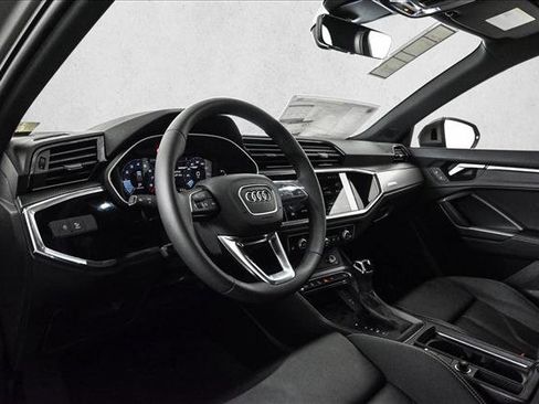 New 2025 Audi Q3 2.0T Premium image 11